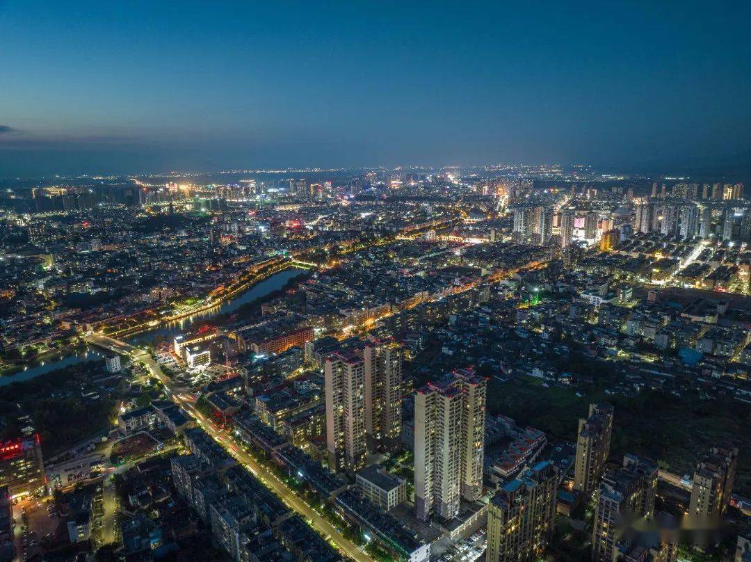 南康最新夜景航拍曝光,竟然如此大气磅礴!_赣州_聚宝盆_城区