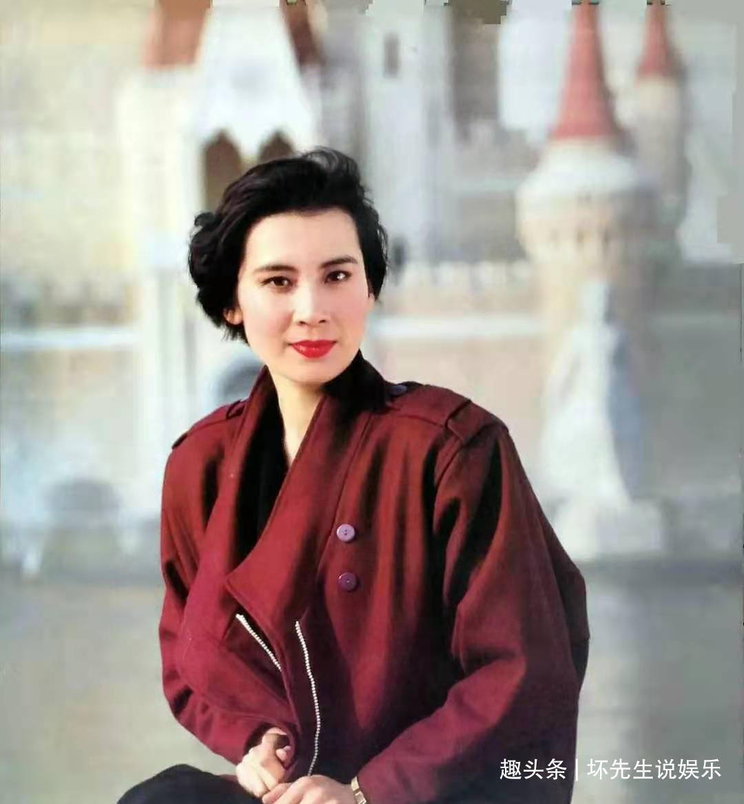 她就是演员肖雄.