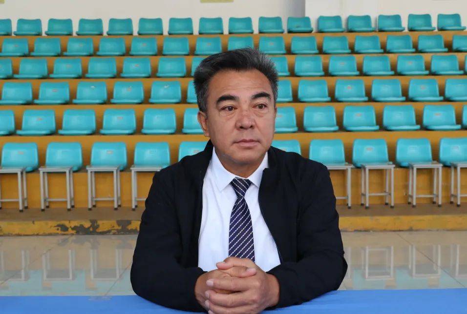 忻州一中党委书记张润福出席大会忻州一中校长陈汉明作军训动员讲话