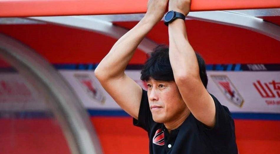 徐正元告诫郝伟:山东泰山要拿下武汉三镇,这一点很重要_泰山队_成都