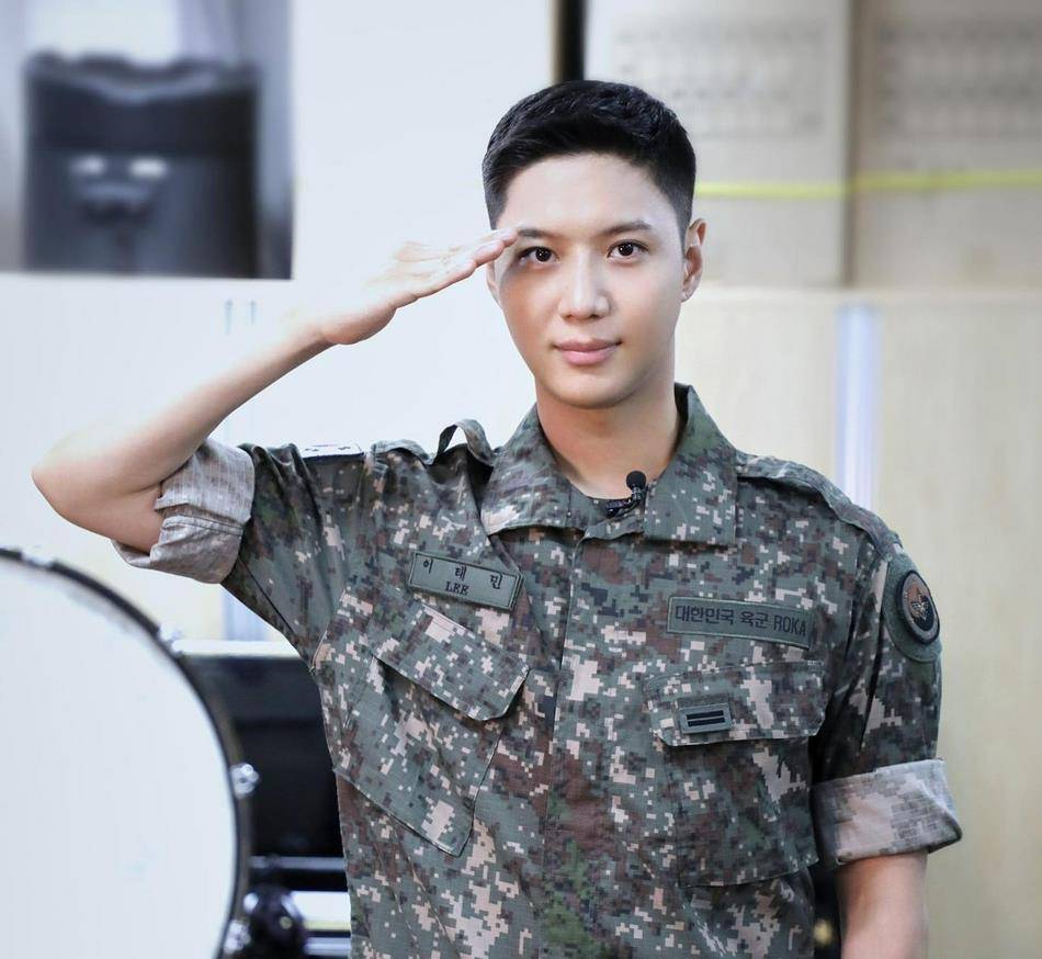 李泰民因抑郁症被编入补充役,盘点k-pop形势下艺人生活的残酷性