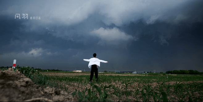 大学生5次冲进台风眼,追逐上百个风暴,获央视点赞!