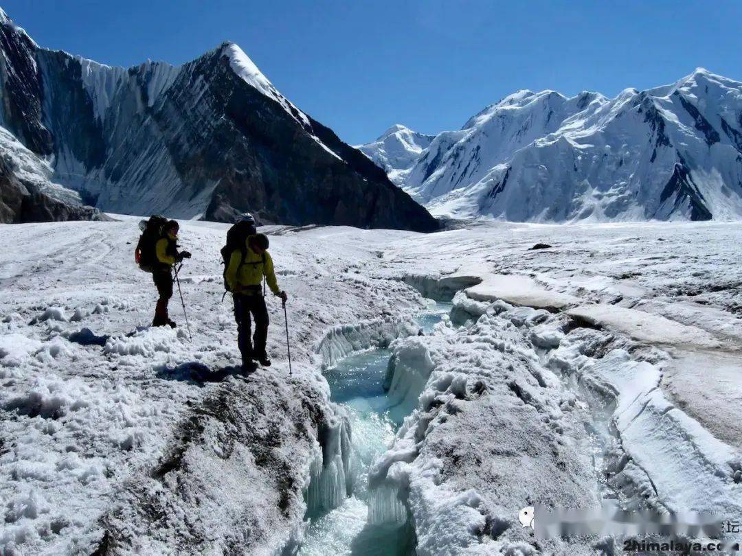 [吉尔吉斯斯坦]汗腾格里峰/ khan tengri峰一死,一人遇险_山峰_lukasz