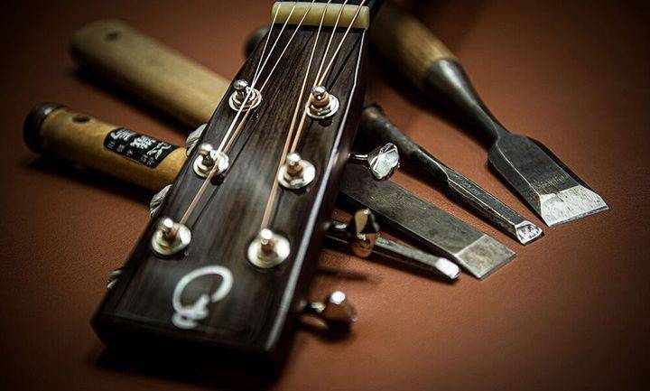 张凡俊 《在摇曳的花丛中感受你的洗发水香气》本蒂奥 j1513吉他