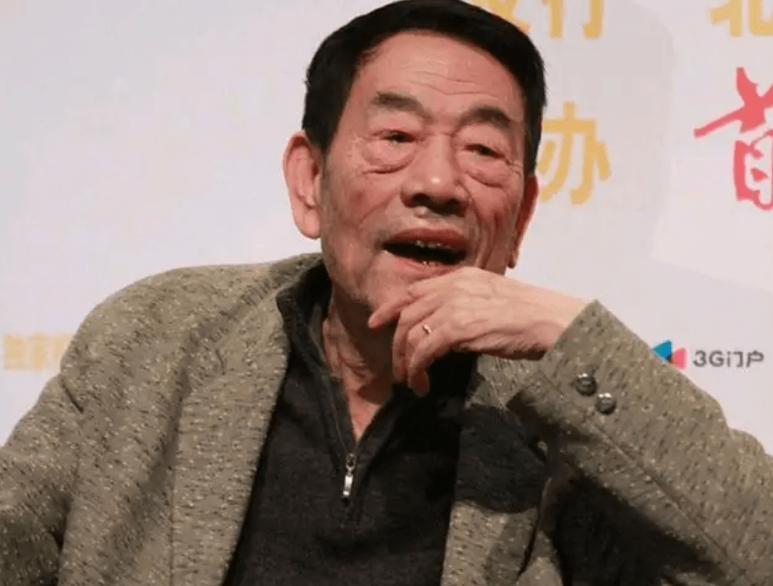 90岁杨少华海南度假,开140万豪车住星级酒店,大鱼大肉样样不落_韩兆