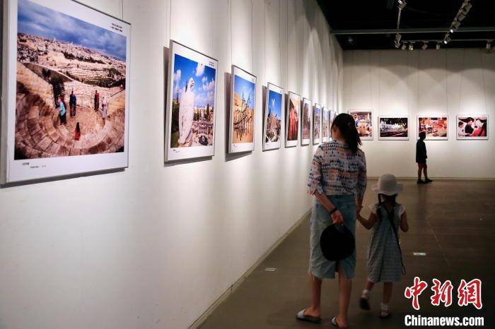 庆祝中以建交30周年2022首届“双城故事”文化交流摄影展在天津举行 