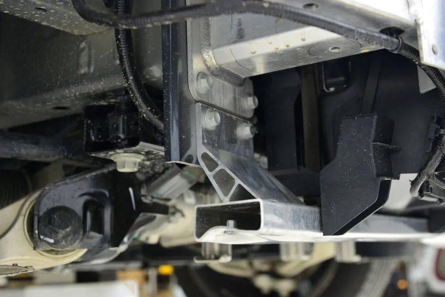 怎么给aj消毒真猛！目前最厚防撞梁，没有之一_https://www.jmylbn.com_新闻资讯_第7张