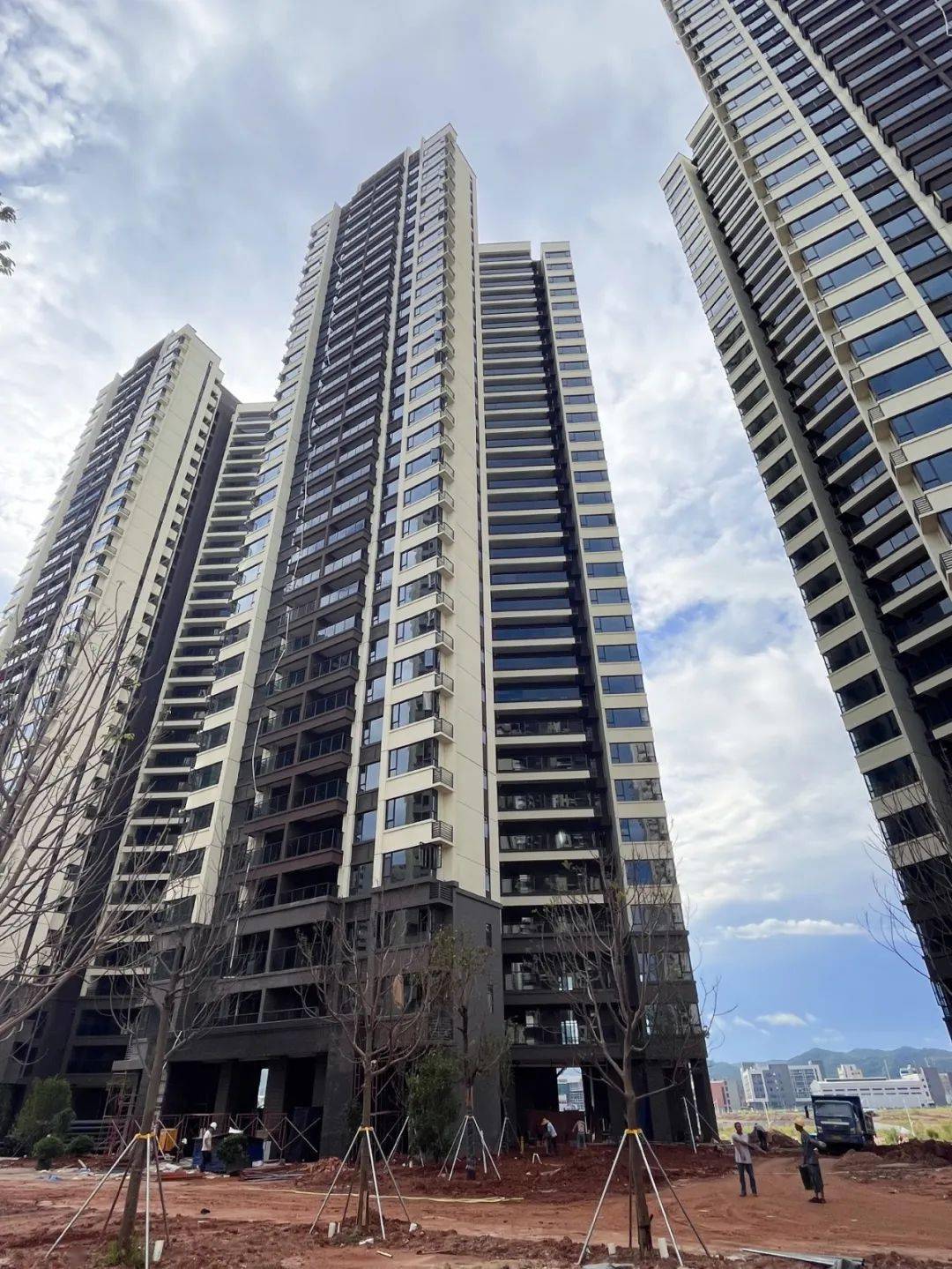 御景豪园八月家书 | 暑意渐消退 秋韵传家音_河源_外架_施工