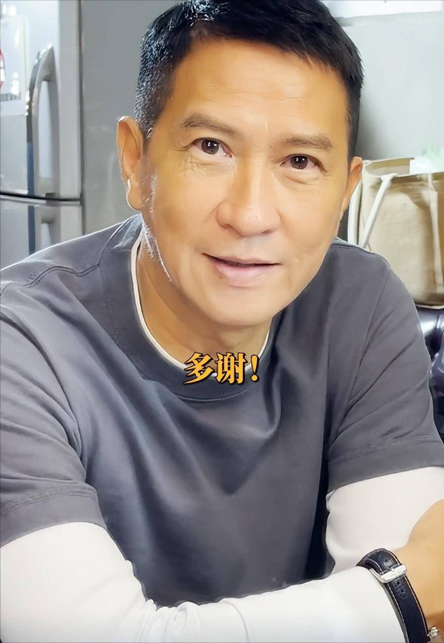 54岁张家辉近照罕曝光,面色蜡黄一脸疲态,嘴唇泛白引人担忧_电影_状态