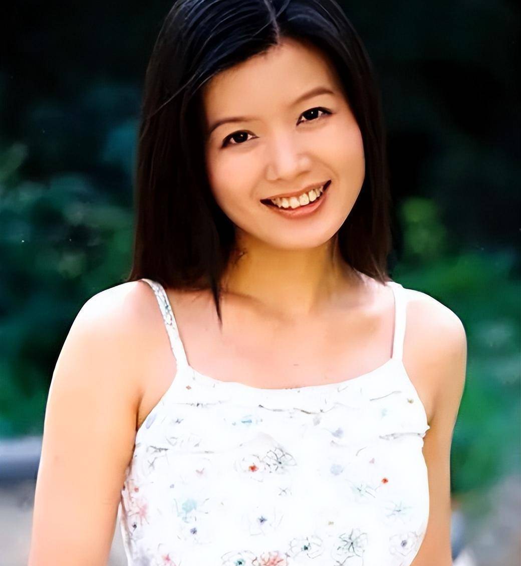 程愫:花21年捧红丈夫,被抛弃后与儿子相依为命,如今逆袭当院长_傅程鹏