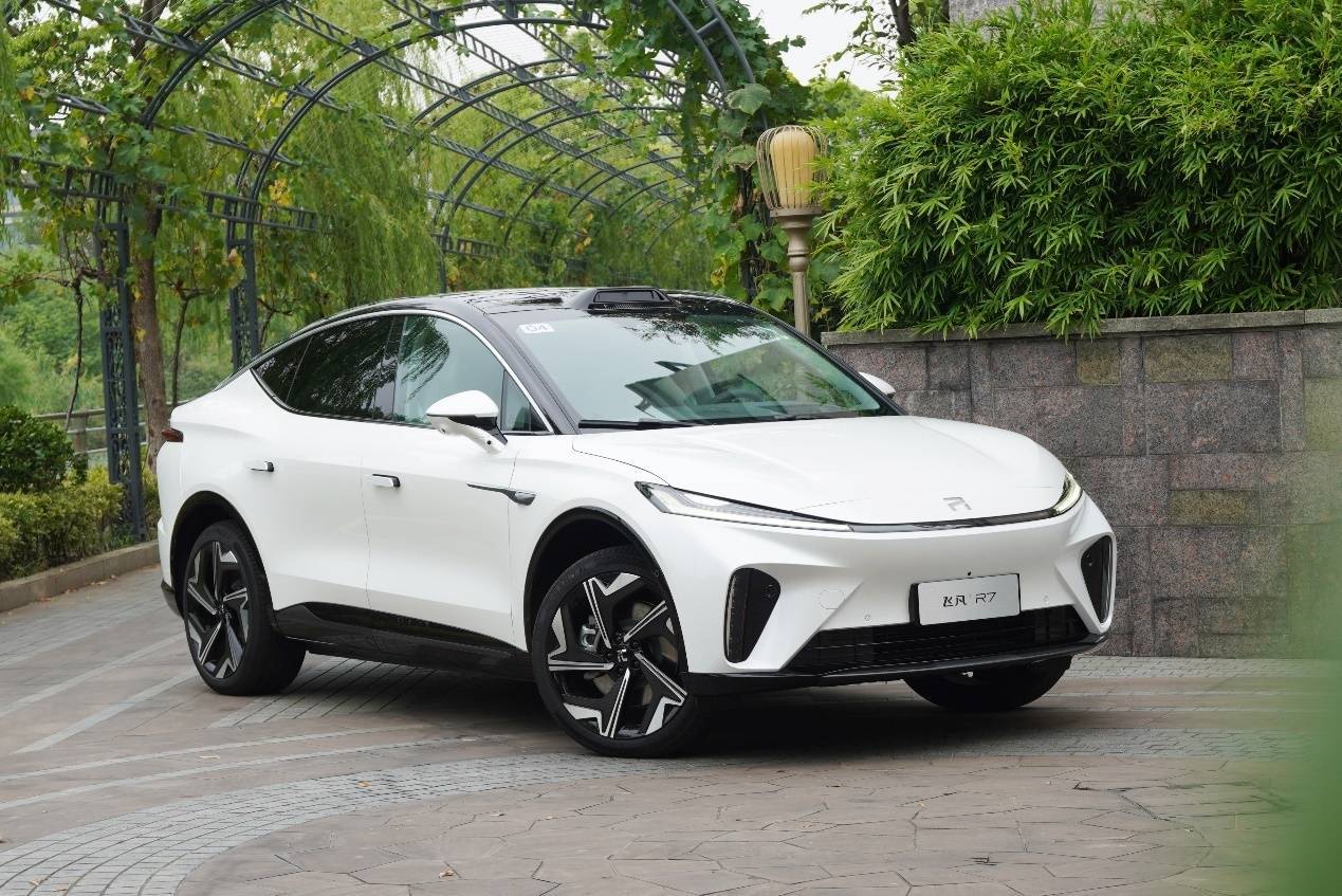 试驾上汽集团旗下的高端纯电动车飞凡r7