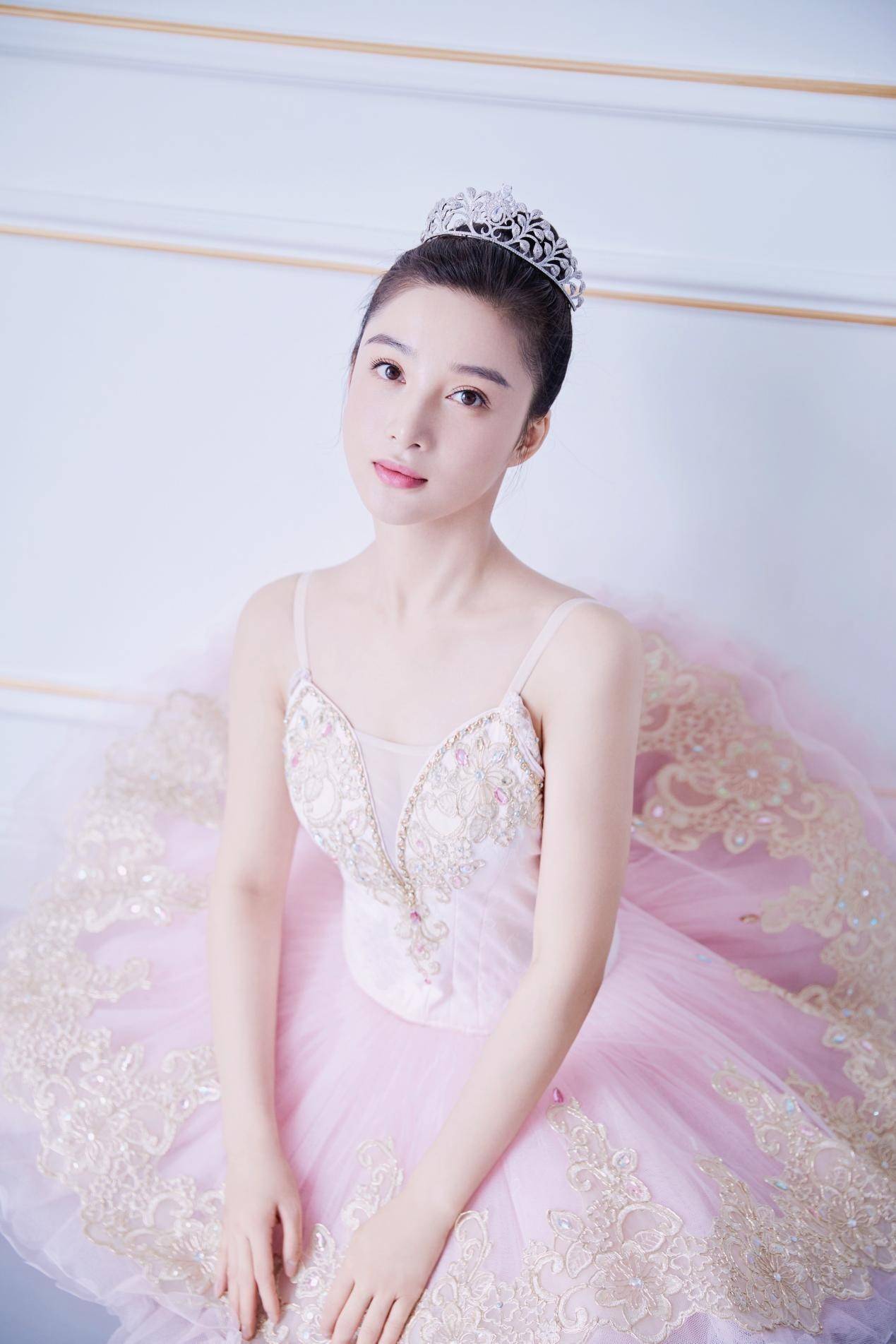 又美又会演戏还会跳芭蕾的孙嘉璐,原来是这样软萌的甜美女孩_视频