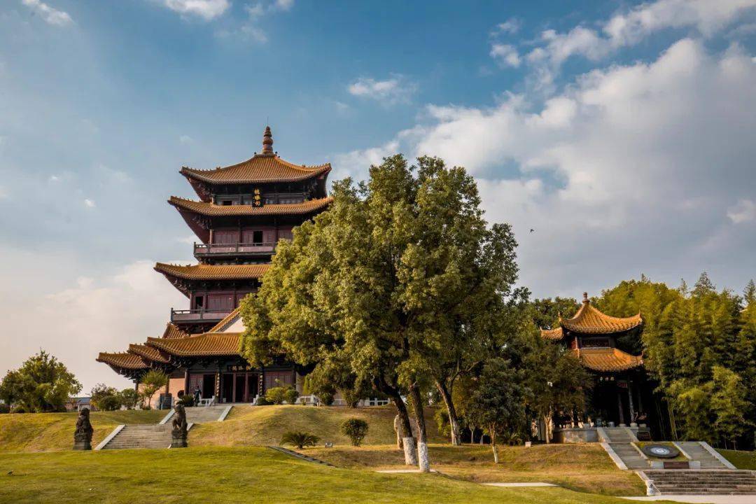 陶阳里御窑景区位于景德镇老城区中心,面积1.