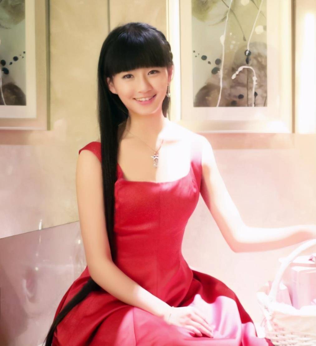 杨丽萍侄女小彩旗再引争议!