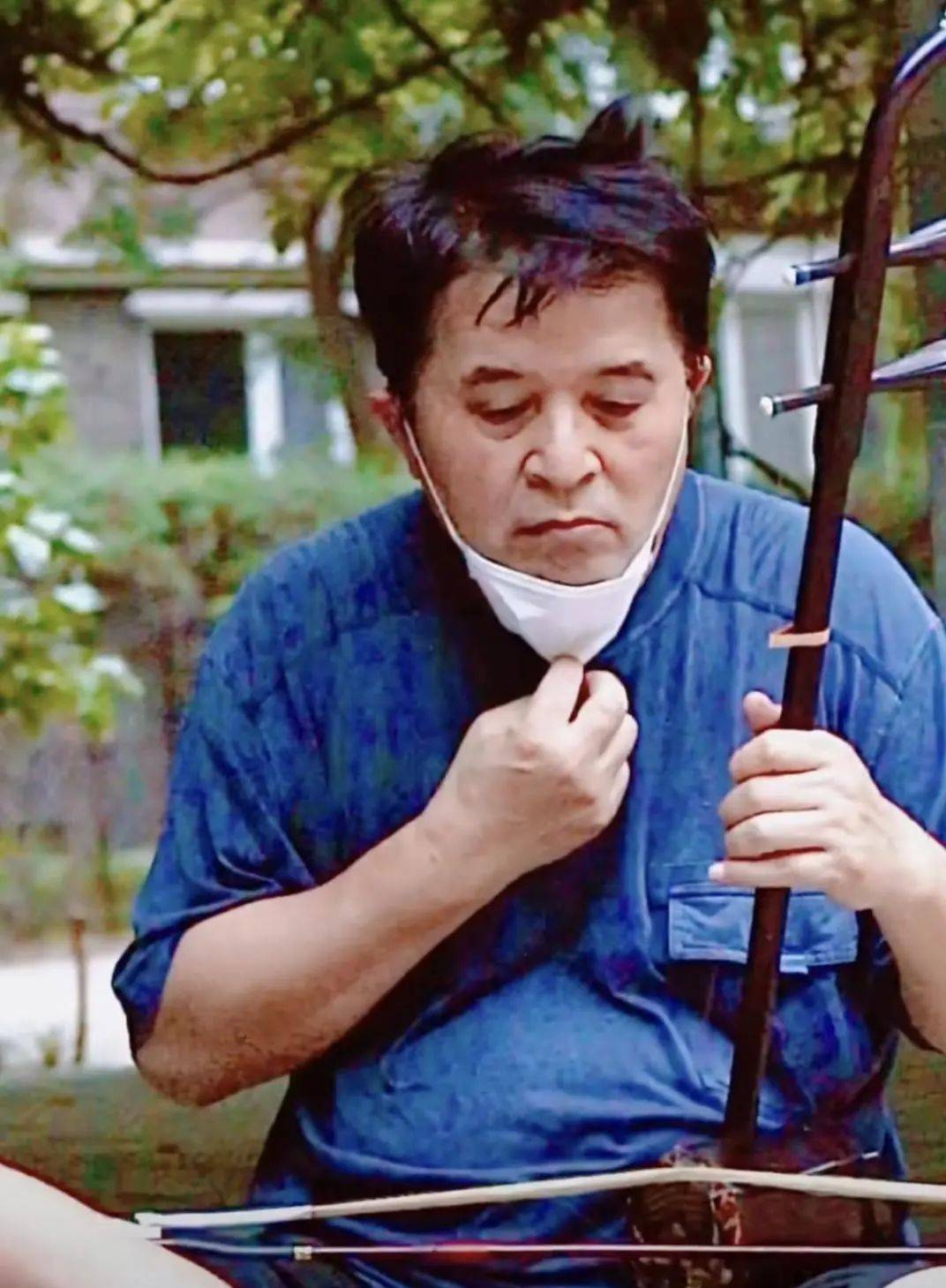 63岁毕福剑久违露面,脸色蜡黄嘴唇发乌显憔悴,即将与草帽姐直播_毕