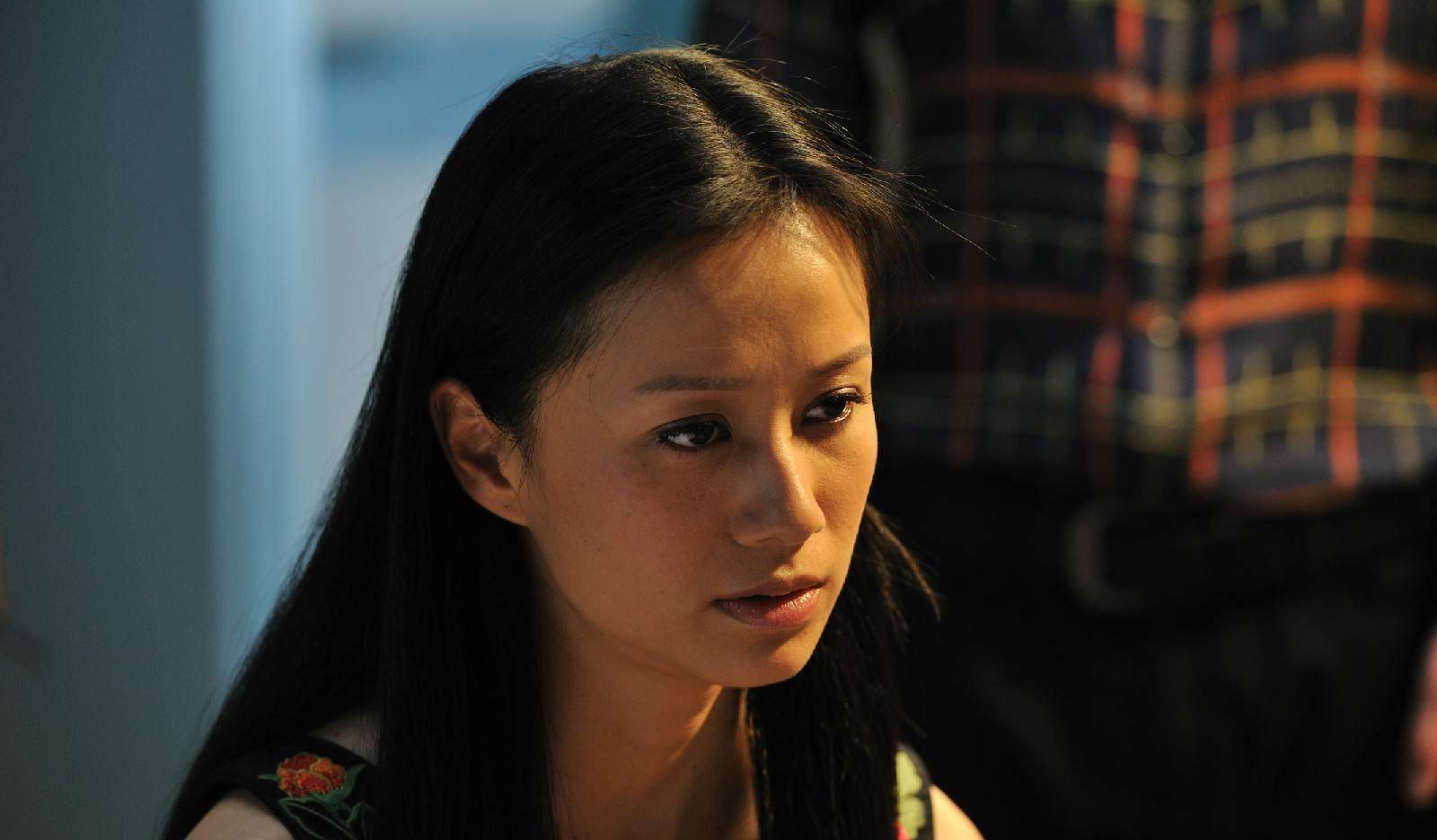 "广告女王"倪虹洁:因拍内衣广告受争议,43岁成"妈妈专业户"_父母_奶奶