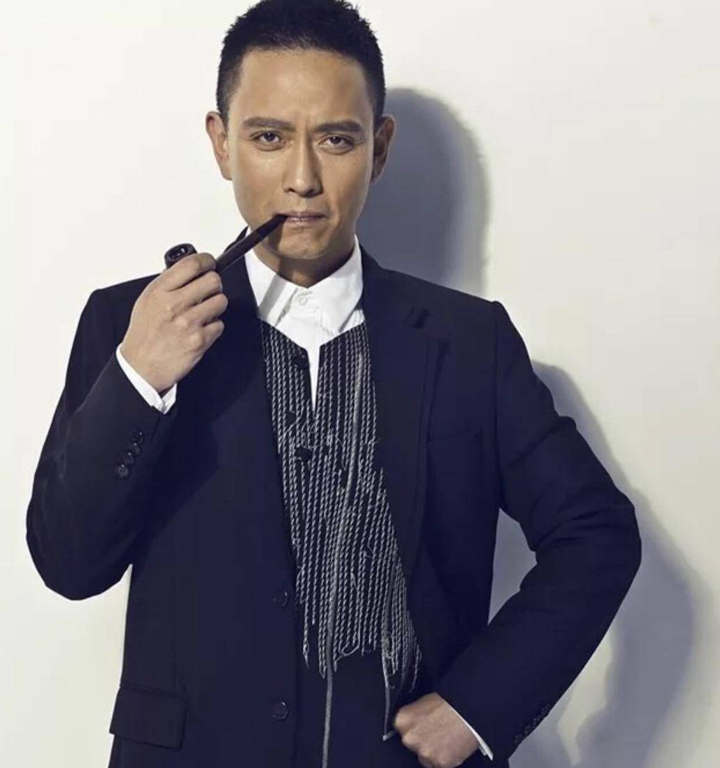 "酒剑仙"谢君豪,不当护士当影帝,却被一场大火改变了命运_香港演艺