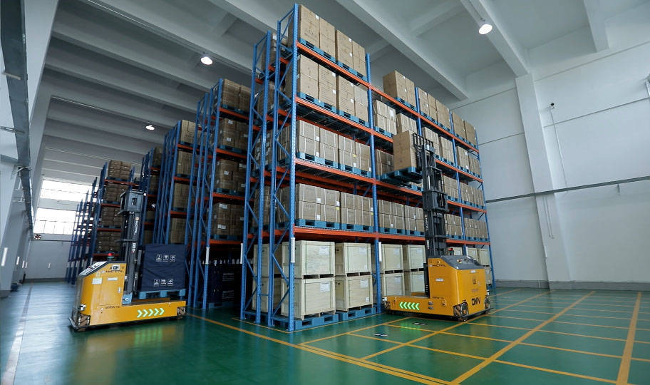 agv叉车跨楼层运输灵活便捷,且能减少人员配备及提升效益_电梯_数据