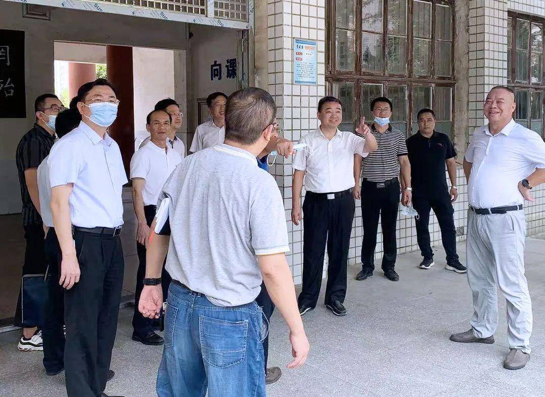 督查组一行随后实地考察了湘乡市民名实验学校,育才中学,东台中学,起