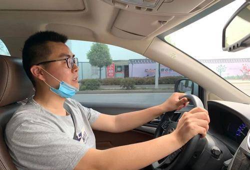 郭威曾经是一家公司的股东,这家公司的股东还有潘婷婷