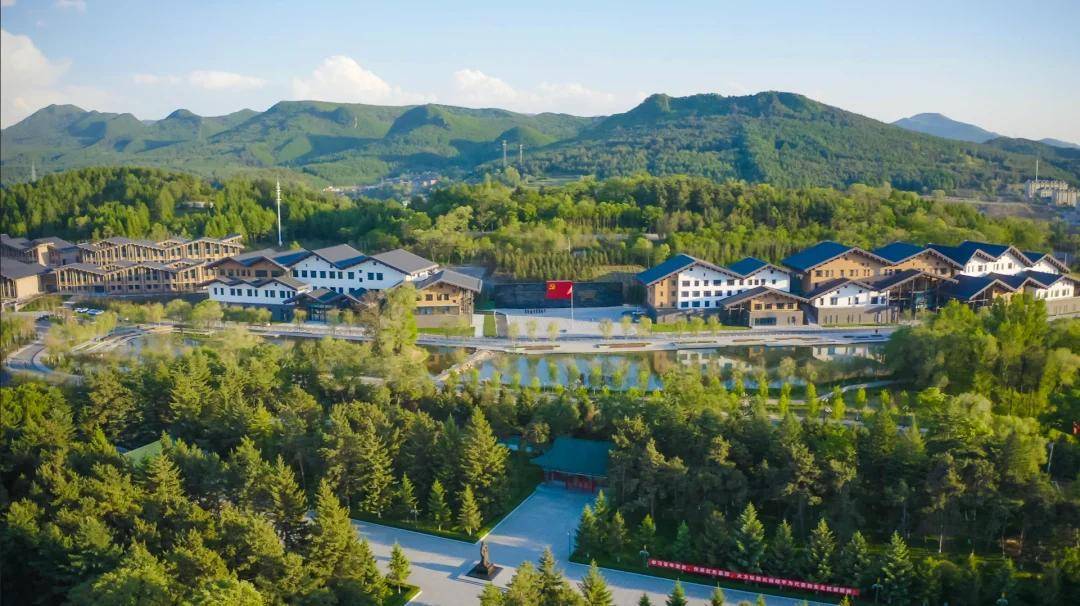 吉商联合会与吉林杨靖宇干部学院合作共建爱国主义教育基地揭牌仪式