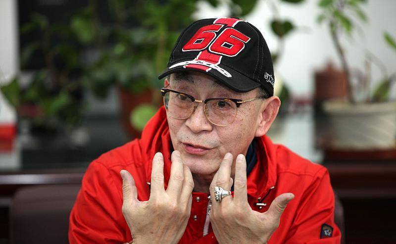 六小龄童女儿29岁仍然单身,看到她的长相后,网友:我是不敢娶_孙悟空