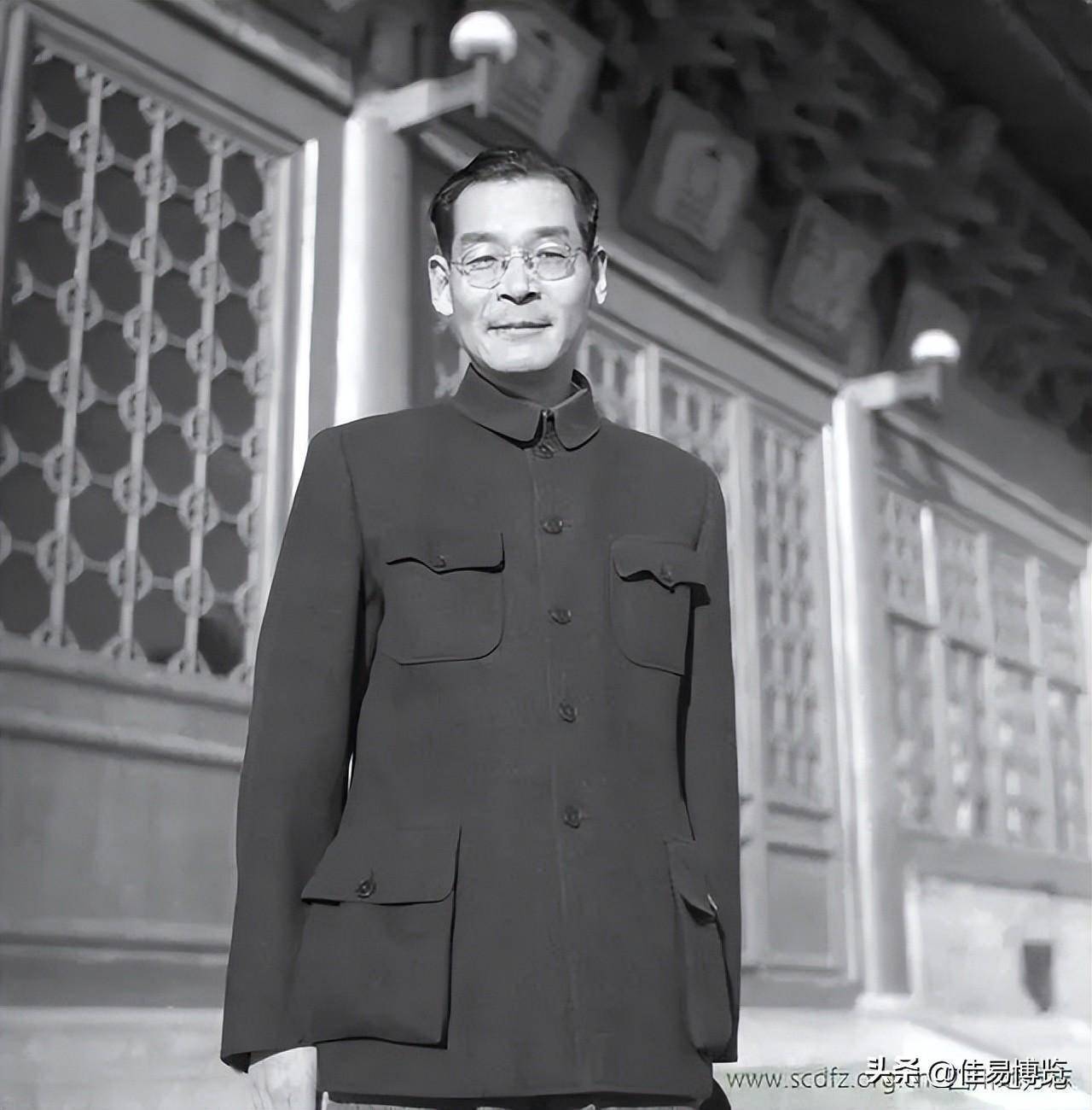 焦菊隐身为北京人艺的总导演更是一位细心周到的老父亲