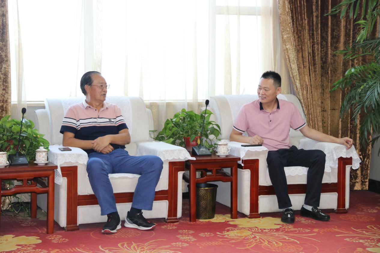 原解放军总政治部联络部副部长田伟将军被聘请为河北省民促会荣誉会长