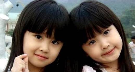 "网红双胞胎姐妹"长大了,同时考入清华大学,近照太美惹人羡慕_sandy