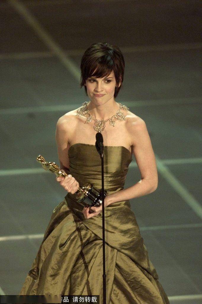 凭借"硬线条"照样能获得奥斯卡影后