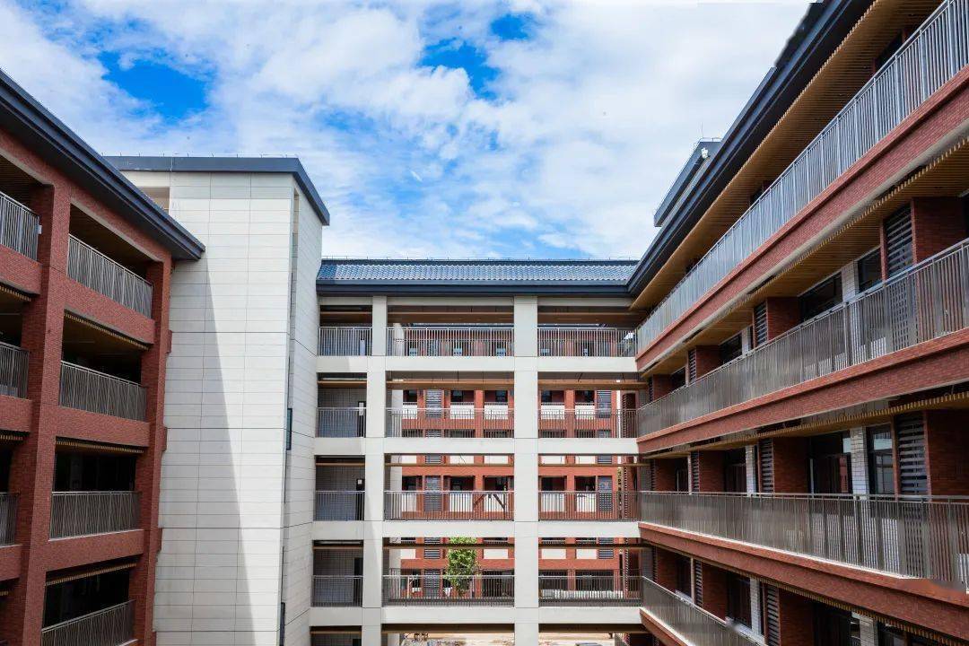 无须羡慕"别人家的学校",南城第一初级中学上新!_校园_建筑_建设