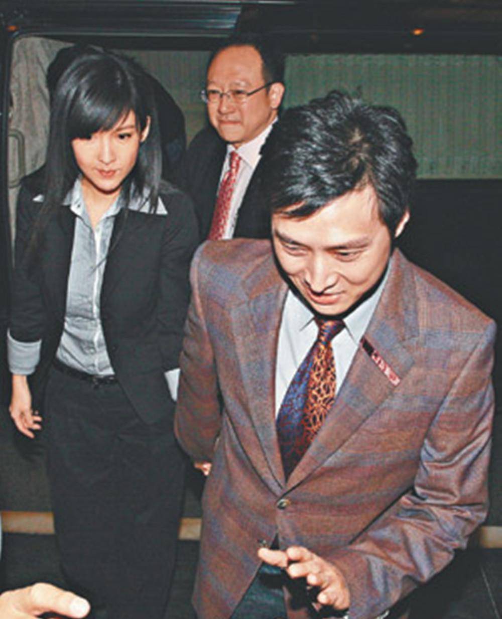 "玉女派掌门人"周慧敏独爱处处留情的"香江才子"倪震_刘锡明_妈妈