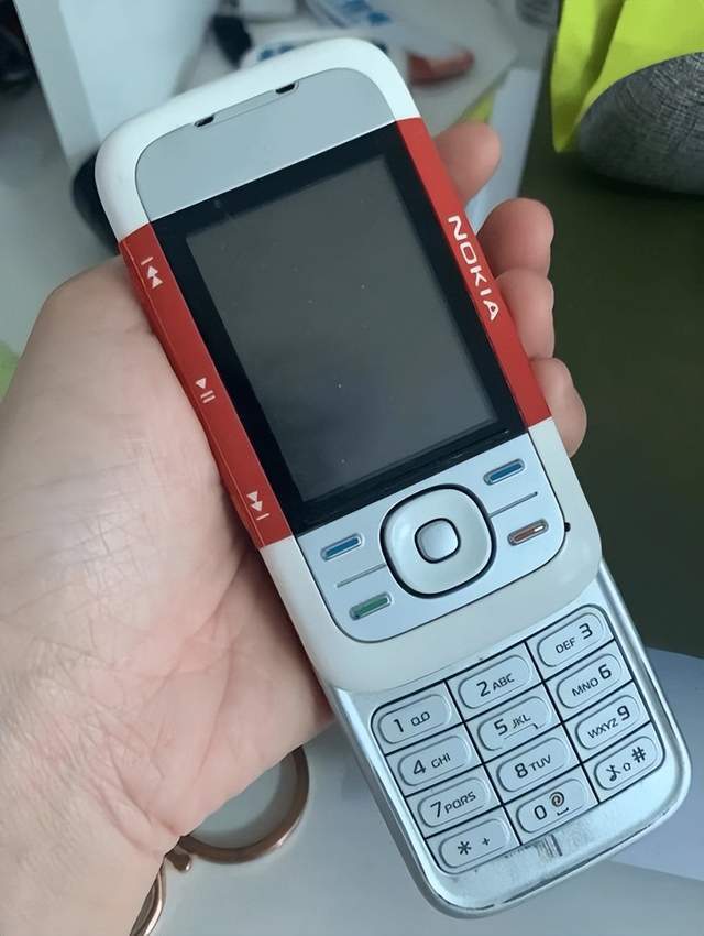 80,90后的青春纪念册,都藏着这些旧手机里_nokia_翻盖机_网络
