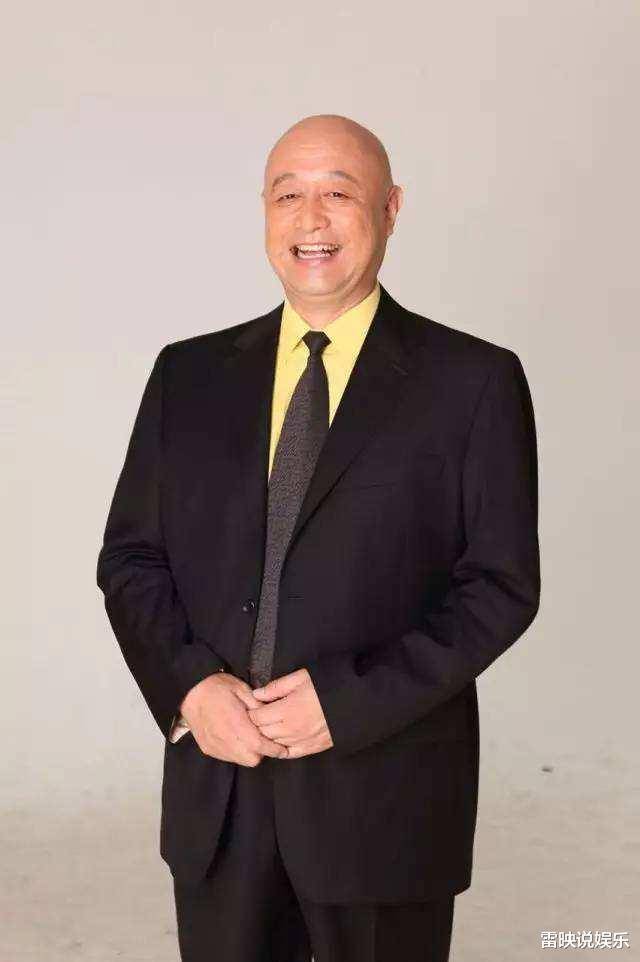 同是侯耀文爱徒:郭德纲扛起相声半壁江山,他却成为"5姓家奴"_陈寒柏