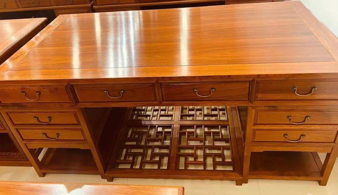 大果紫檀(缅甸花梨)明式书桌,尾货,特价3张_木友_红木_做工