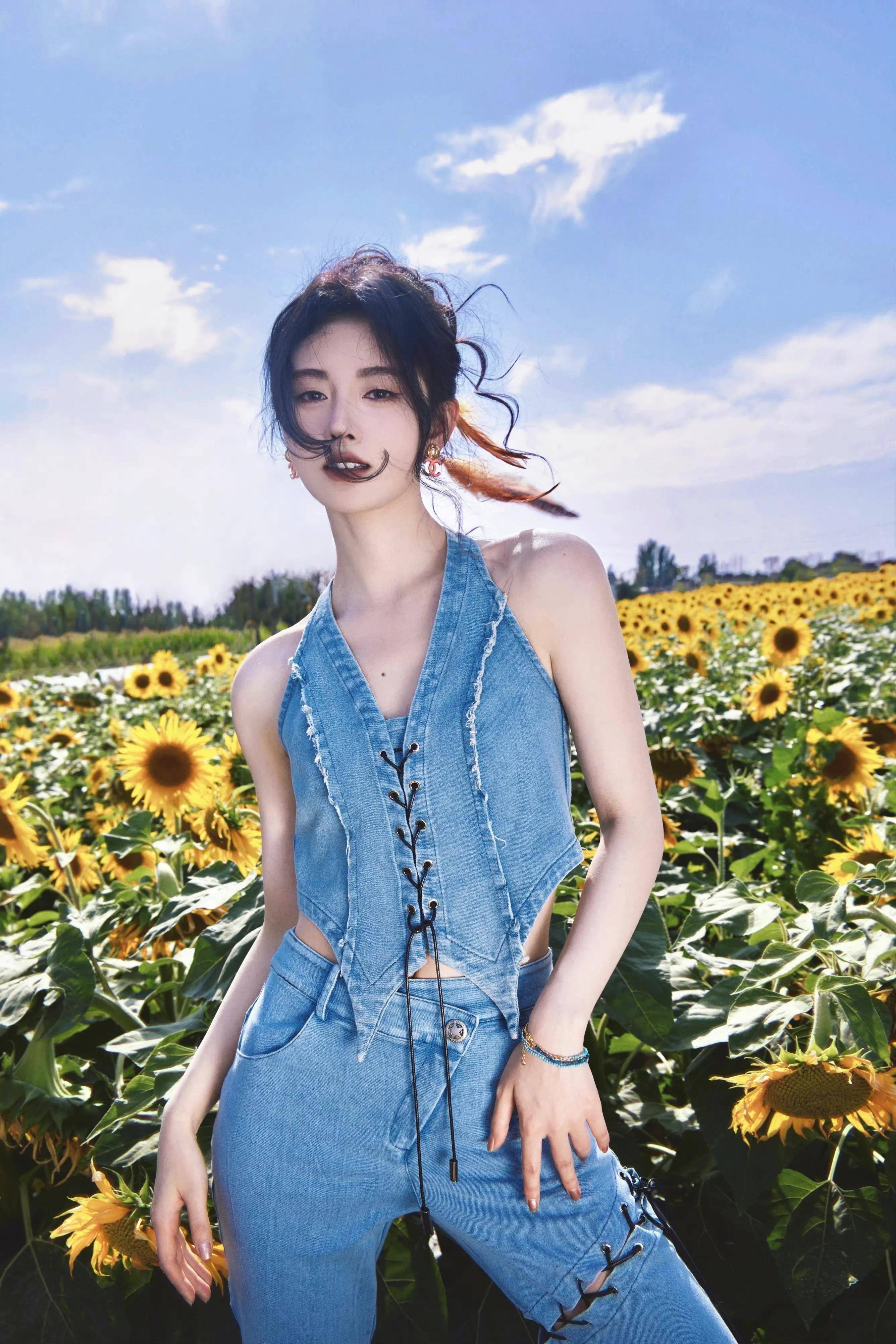 鞠婧祎"美貌营业"了!