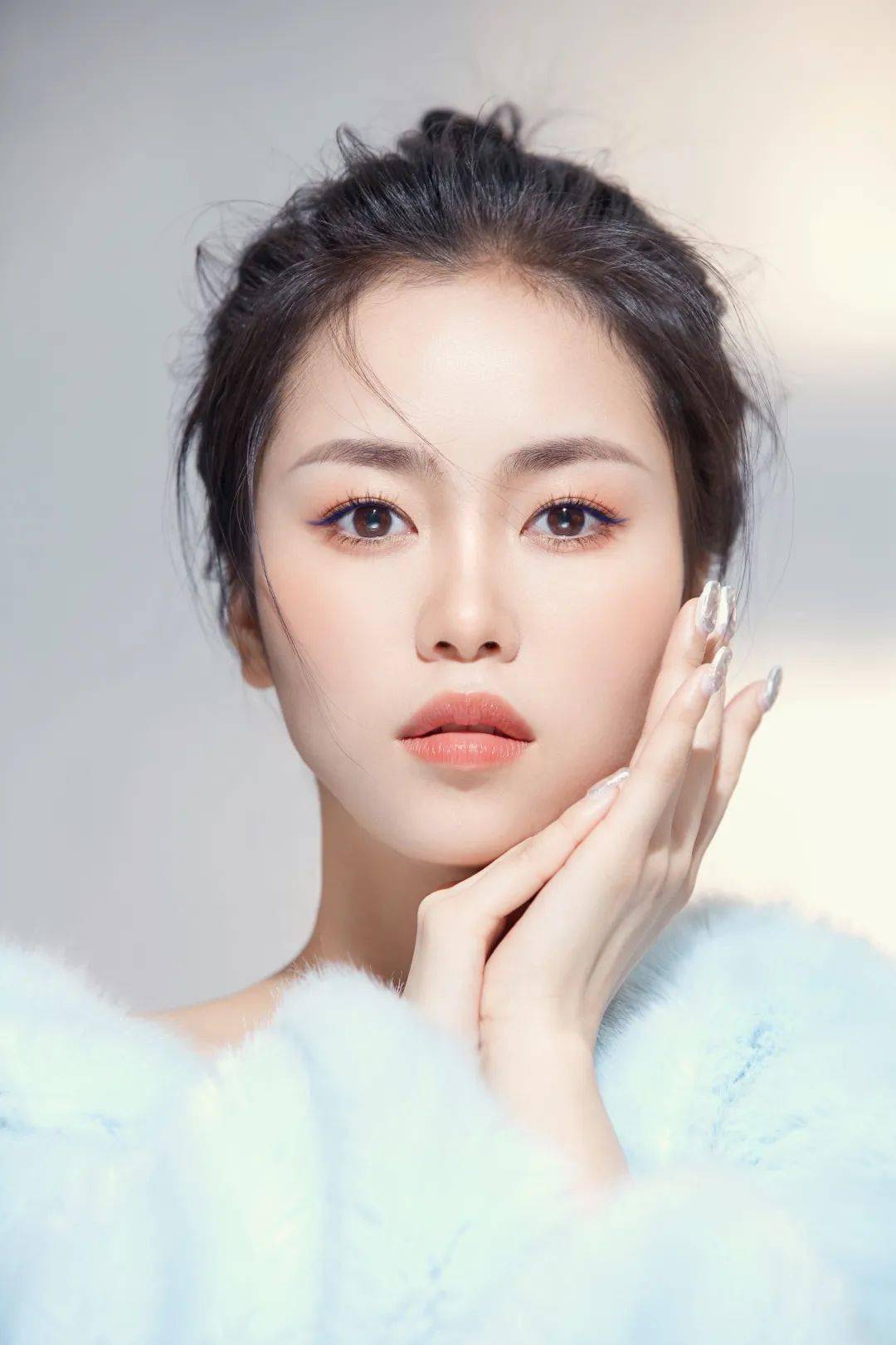 娄睿音乐剧演员代表作品:音乐剧《忘川引》《隐婚男女》《丝路之声》