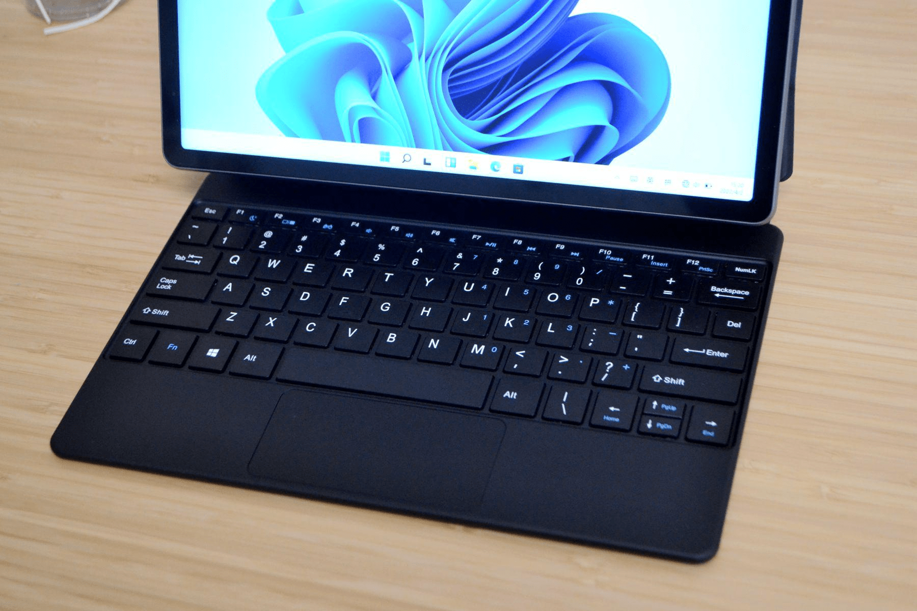 再回顾下价格吧,酷比魔方的这台iwork gt和其他三款相比,价格最少便宜