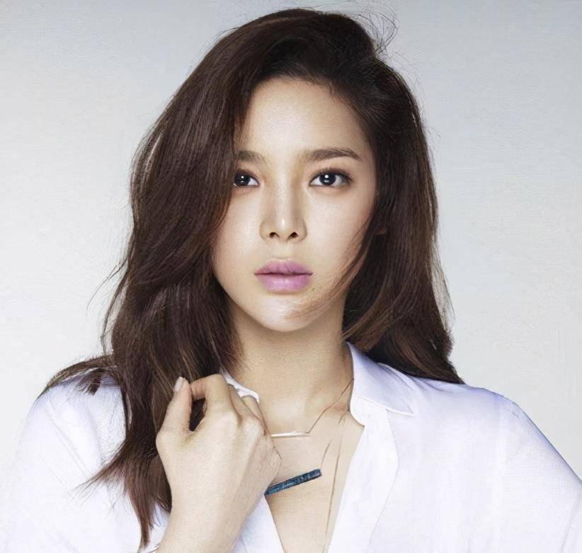 她是文晸赫前女友,为戏增重70斤,如今与丈夫分手形象一落千丈