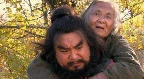 李逵母亲骗了所有人,其实与李逵相比,他哥哥李达才是真正的孝子_老娘