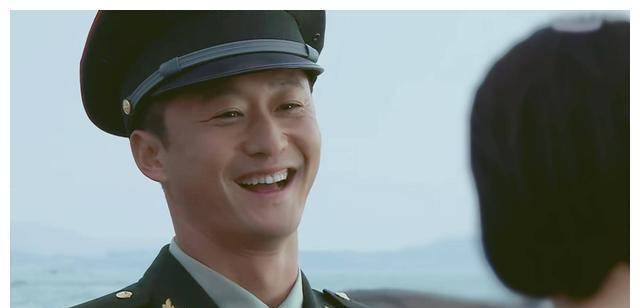 48位男明星军装照:肖战王一博龚俊帅气,鹿晗千玺陈晓沙溢意外_热巴