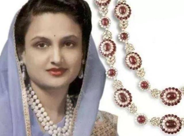 她是印度最土豪王妃，带着8子改嫁进王室，欧洲买钻石装满信封