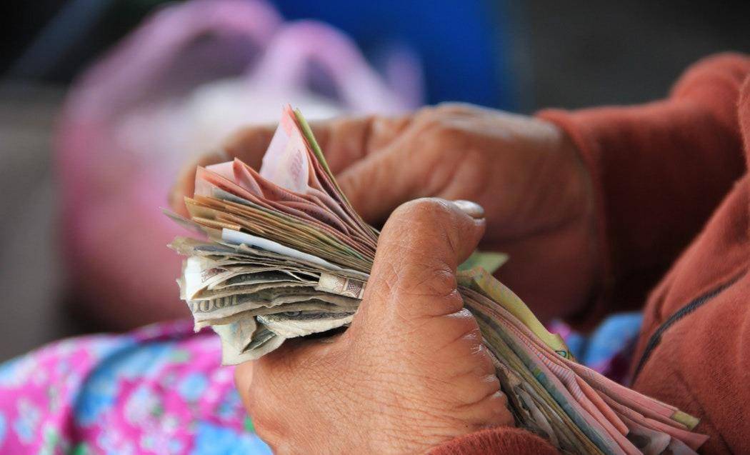 有些人明明存款很多,日子却很拮据,为什么?_生活_年轻人_那未来