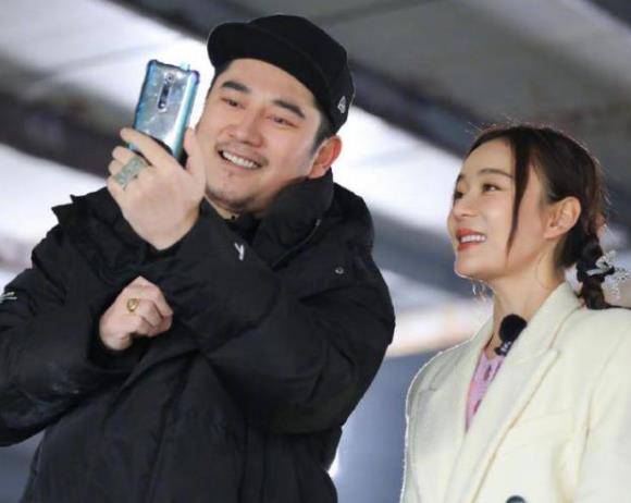 为了完成节目中的任务,袁姗姗被"天天兄弟"特意安排到了和钱枫一组,他