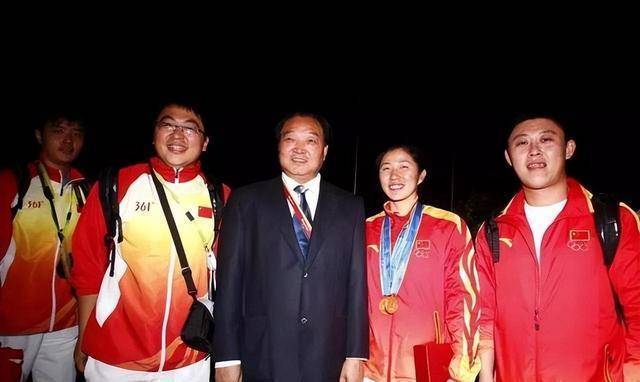 中国奥运金牌第一人,"射击之王"许海峰,一枪封神_奥运会_体育_手枪