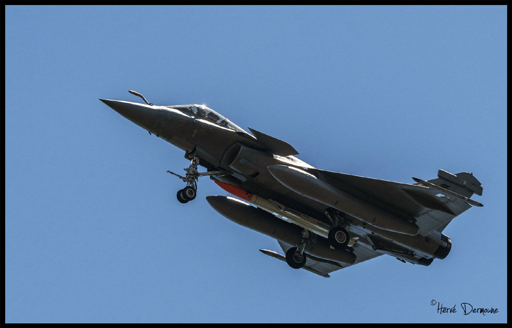 The French Navy's "Rafale M" can also be mounted