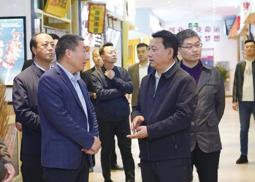 75图:甘肃省积石山县县委副书记率考察团到骄龙参观&骄龙帮助甘肃积