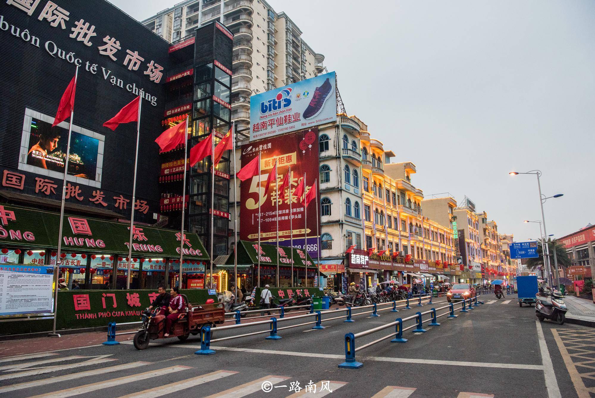 中越交界有座东兴市，虽然在广西，但当地人却讲粤语，旅游热度高