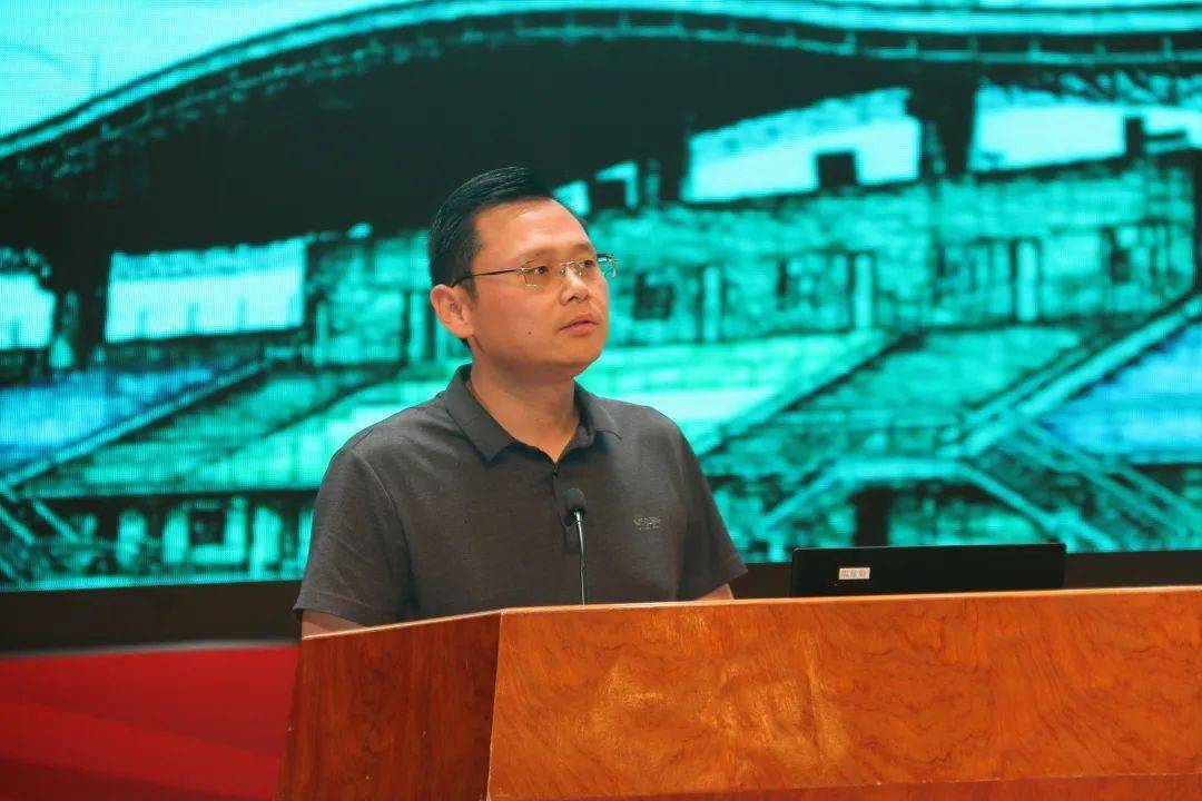 平谷中学召开新学年住宿生大会暨优秀宿舍表彰,德育副校长王伟对住宿