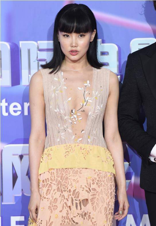 不久前,黄龄被问及是否在综艺节目中单身.